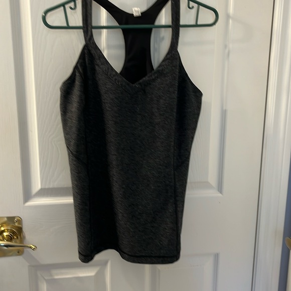 Under Armour Tank - Picture 1 of 4